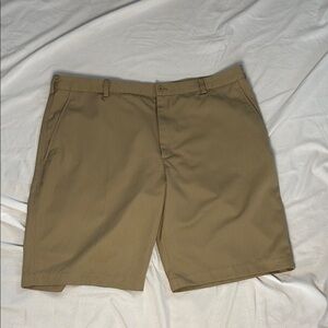Nike golf dri-fit Men's Tan Shorts size 40